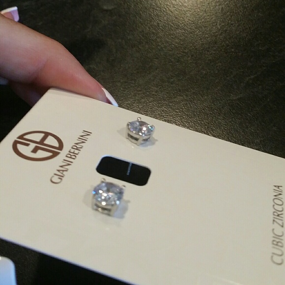 Bnwt Giani  Bernini 6.5mm CZ Studs in .925 - Picture 2 of 4